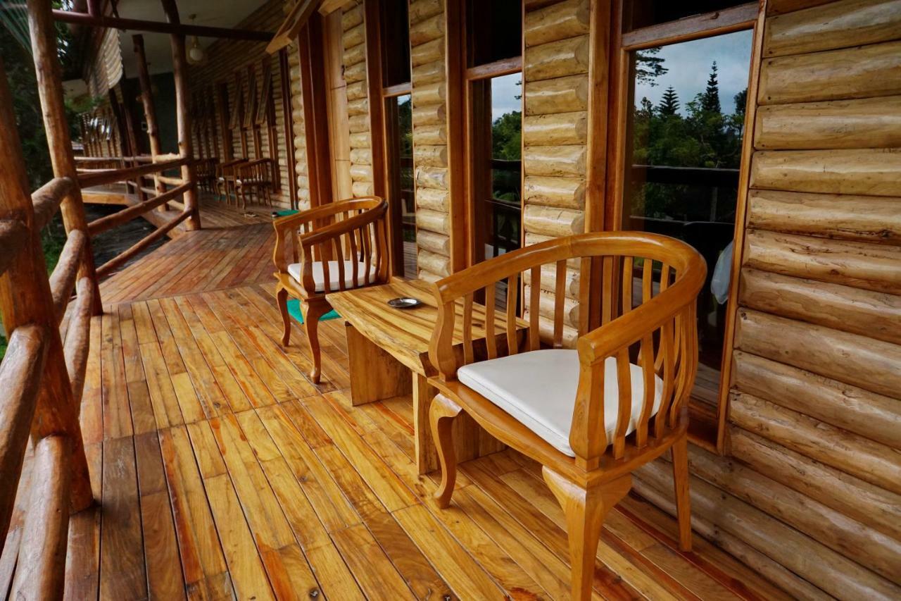 Spring Hill Hotel Ruteng Exterior foto